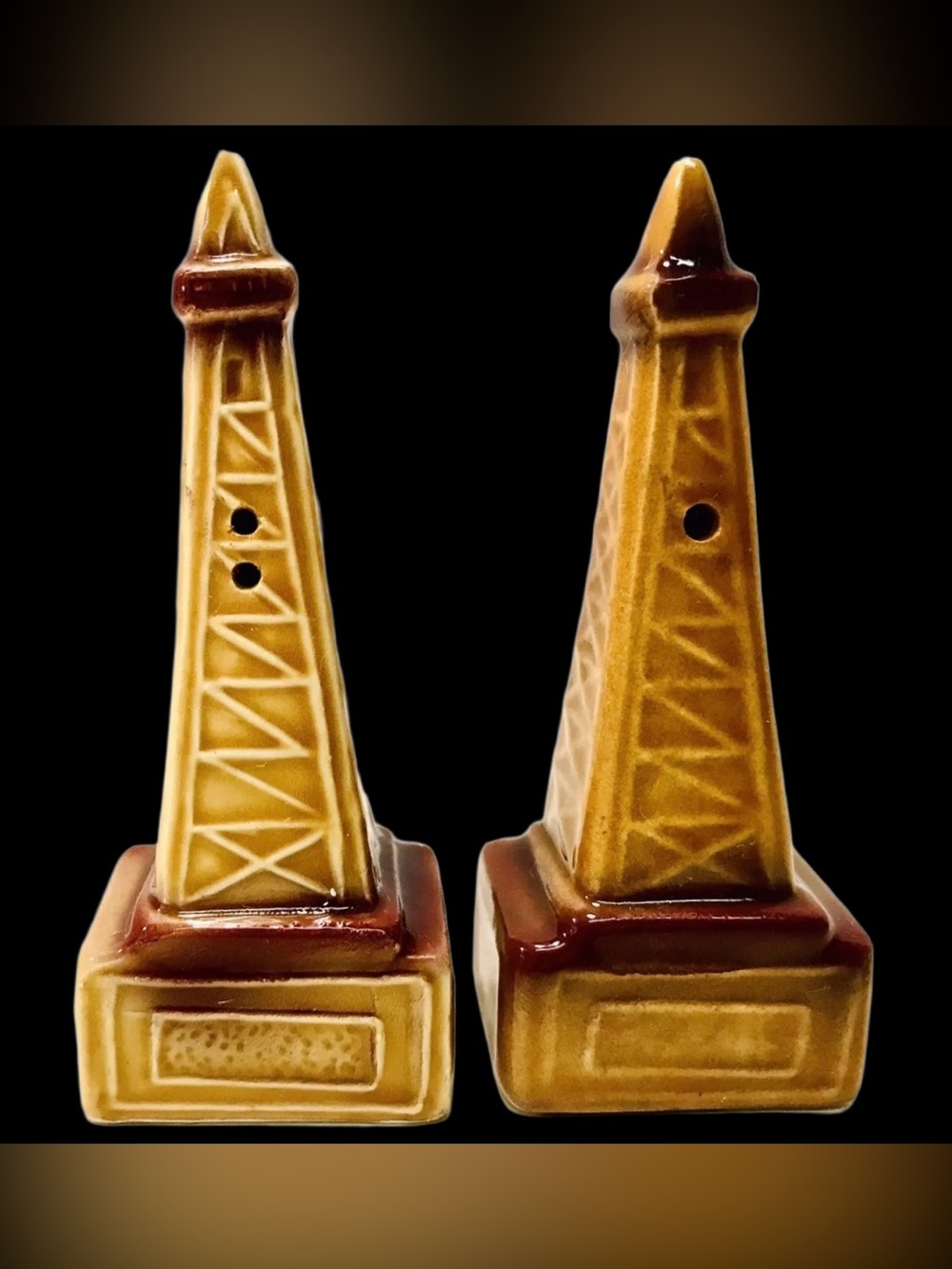 Vintage 1970’s MCM Texas Souvenir Tower Ceramic Salt & Pepper Shaker Set - Picture 2 of 8